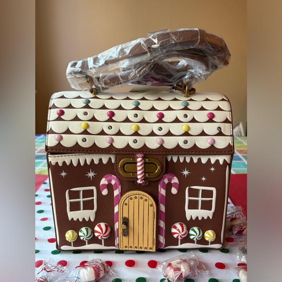 🍭🍬🍭 BETSEY JOHNSON GINGERBREAD HOUSE LIGHT UP CROSSBODY BAG 🍭🍬🍭 NWT 🍭🍬🍭 - Picture 7 of 16
